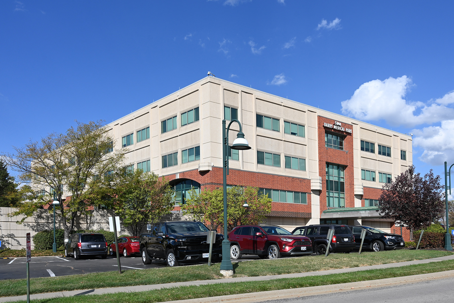 Saint Luke's North Hospital-Barry Road's medical office building