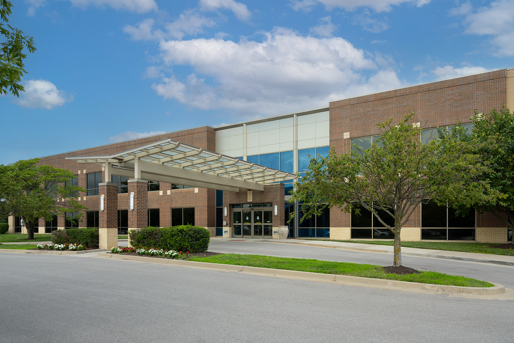 Image of 301 NE Mulberry St. building in Lee's Summit Missouri 