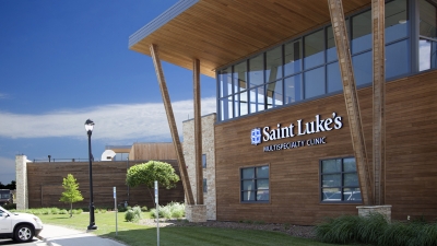 Exterior view of Saint Luke's Multispecialty Clinic at Shoal Creek