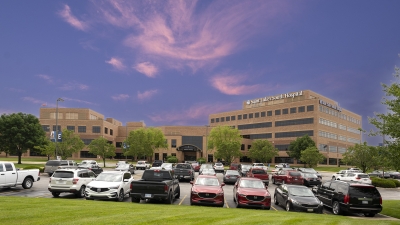 Exterior view of Saint Luke's South Hospital